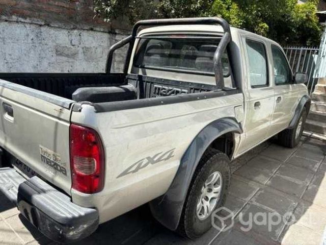 VENDO MAZDA B2500 Diesel 4x4 Turbo 2005