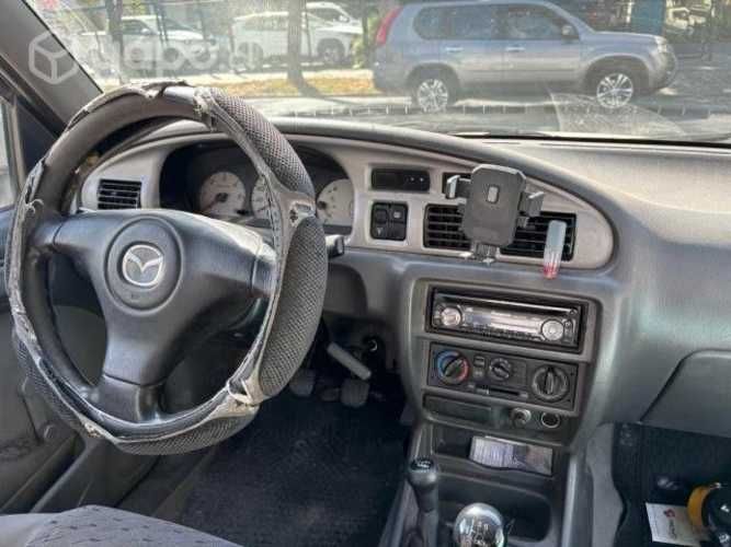 VENDO MAZDA B2500 Diesel 4x4 Turbo 2005