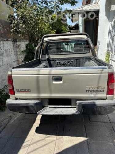 VENDO MAZDA B2500 Diesel 4x4 Turbo 2005