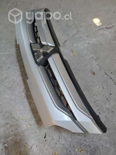 Mascara Mitsubishi L200 2022