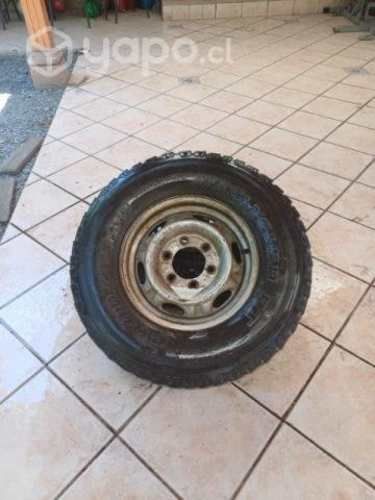 Llantas más neumáticos buen estado