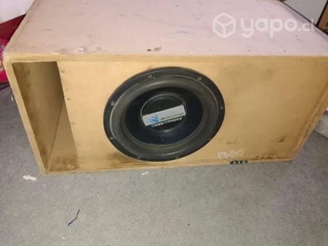 Woofer soutream 2400wat con su caja
