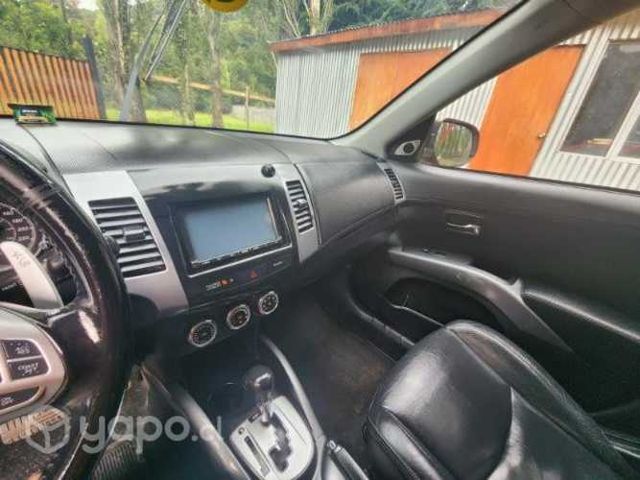 Se vende Mitsubishi outlander 2010