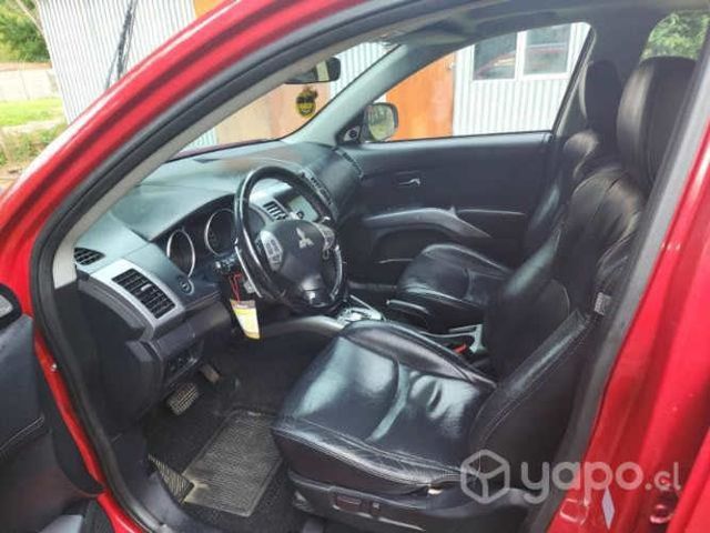 Se vende Mitsubishi outlander 2010