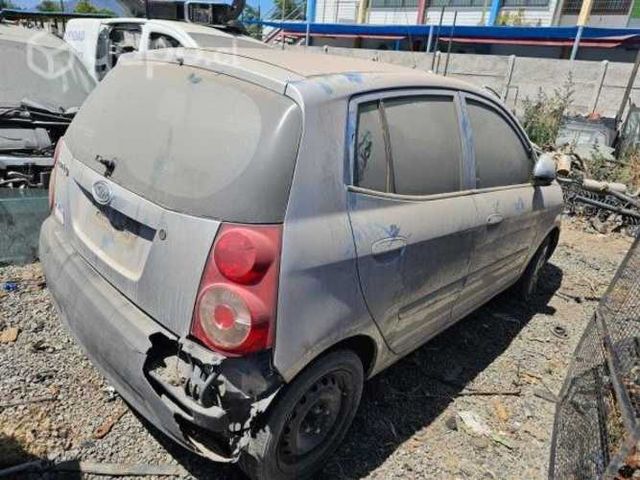 Foco trasero kia morning 2010