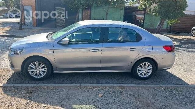 Peugeot 301 diésel año 2018, 115.000 klms