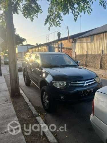 Mitsubishi l200 2012