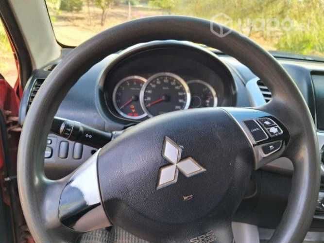 Mitsubishi l200 2015