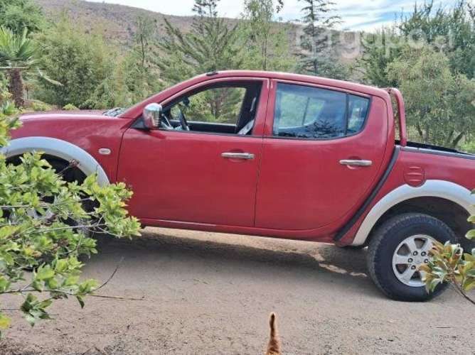 Mitsubishi l200 2015