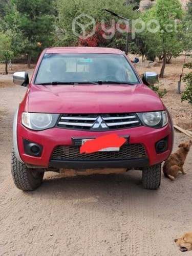 Mitsubishi l200 2015
