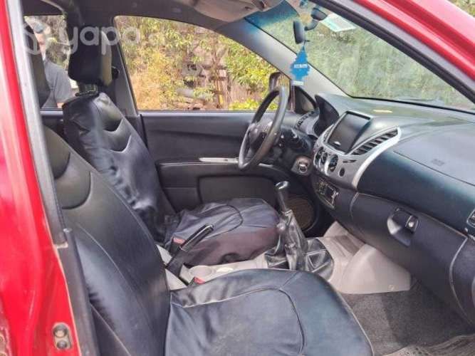 Mitsubishi l200 2015