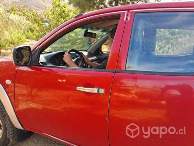 Mitsubishi l200 2015