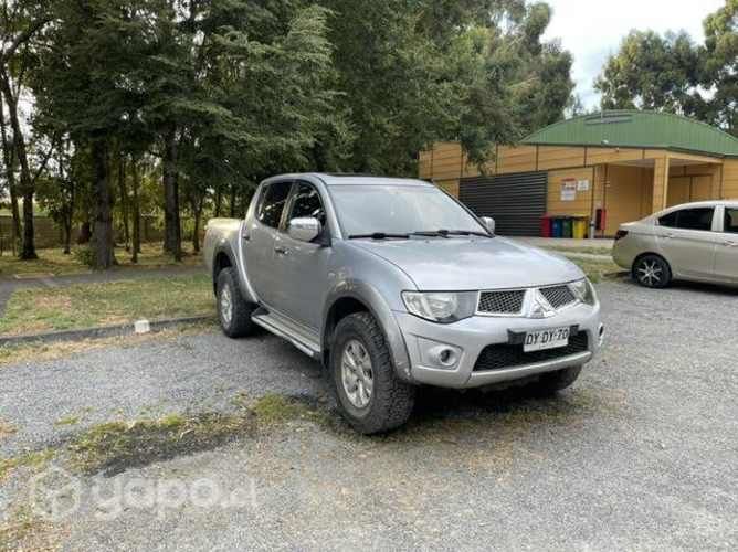 Mitsubishi L200 dakar 2012 automatica