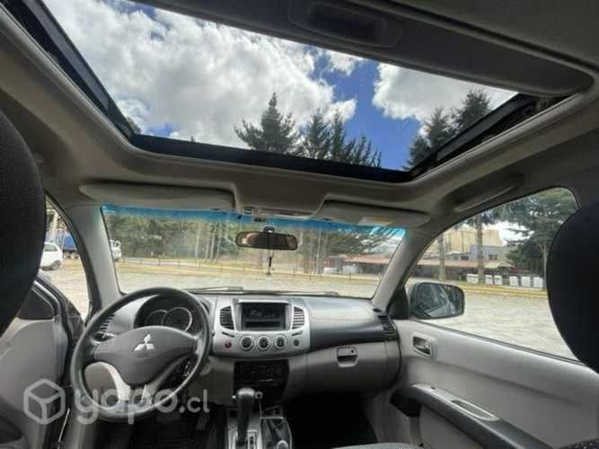 Mitsubishi L200 dakar 2012 automatica