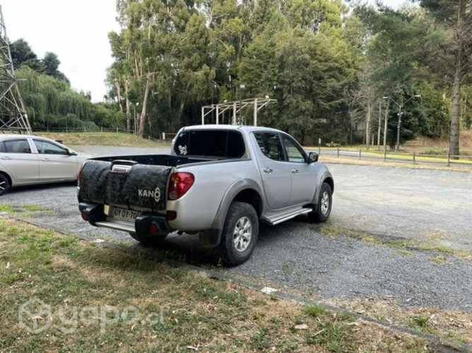 Mitsubishi L200 dakar 2012 automatica