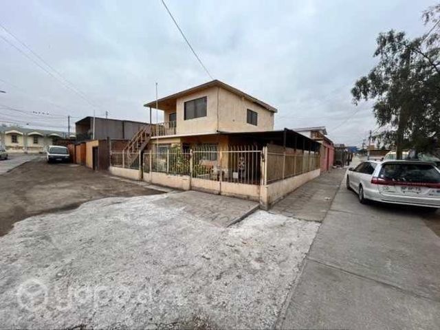 Vendo casa de esquina sector tucapel / diego porta