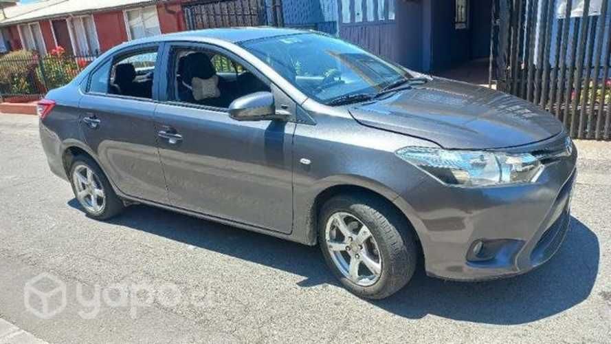 Toyota yaris 2014
