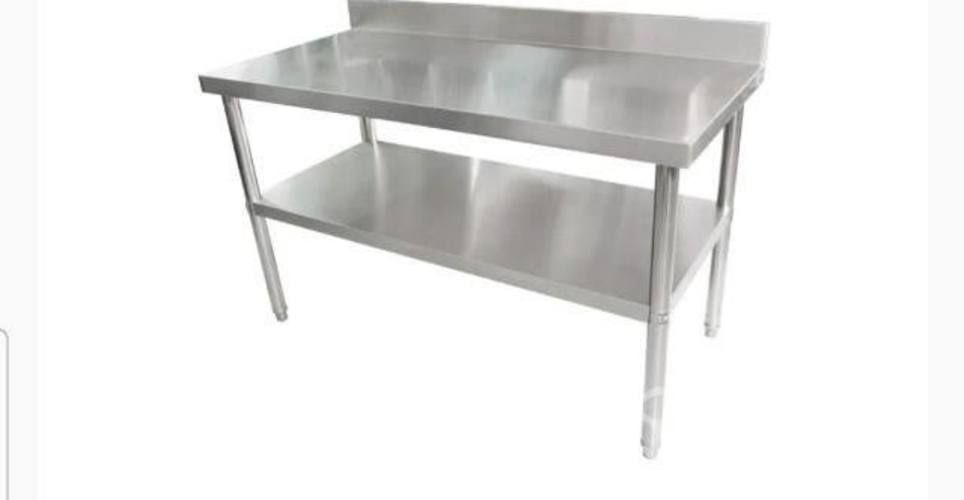 Mesón de acero inoxidable