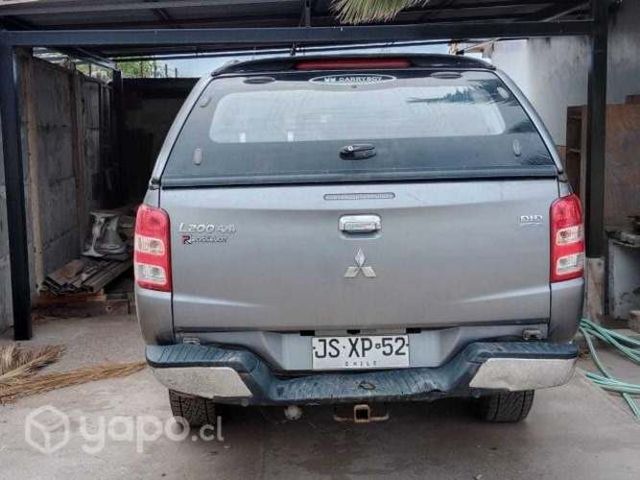 Mitsubishi l200 2017