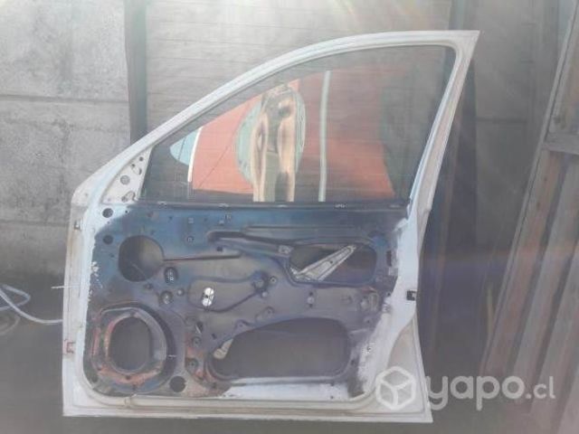 Puerta copiloto Corsa 2005