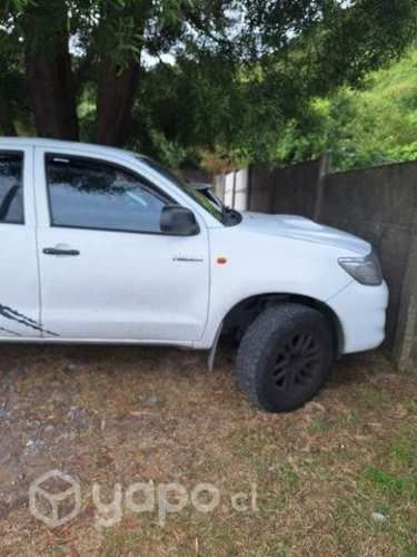 Toyota hilux año 2014 4x2