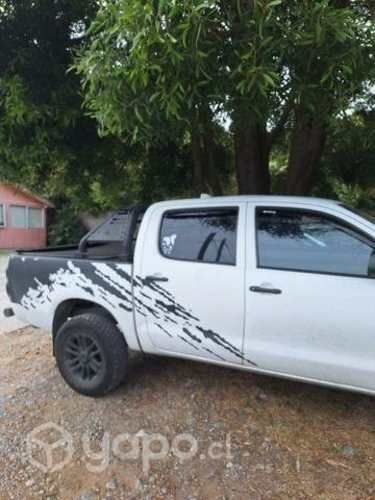 Toyota hilux año 2014 4x2