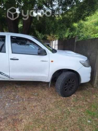 Toyota hilux año 2014 4x2