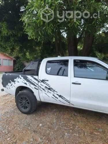 Toyota hilux año 2014 4x2