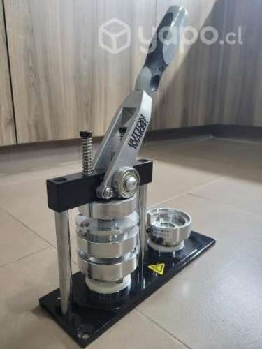 Máquina de chapitas + Matriz de 58MM