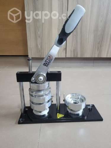 Máquina de chapitas + Matriz de 58MM