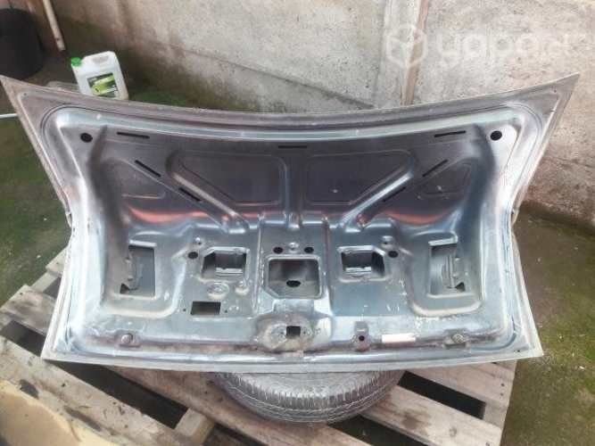 Puerta maletero Corsa 2005