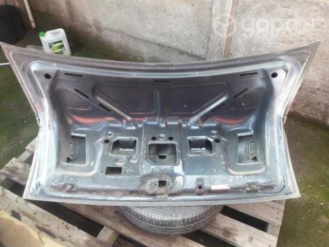 Puerta maletero Corsa 2005