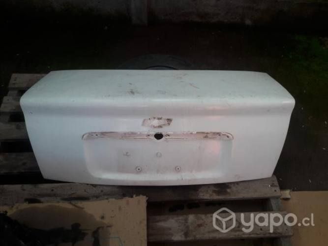 Puerta maletero Corsa 2005