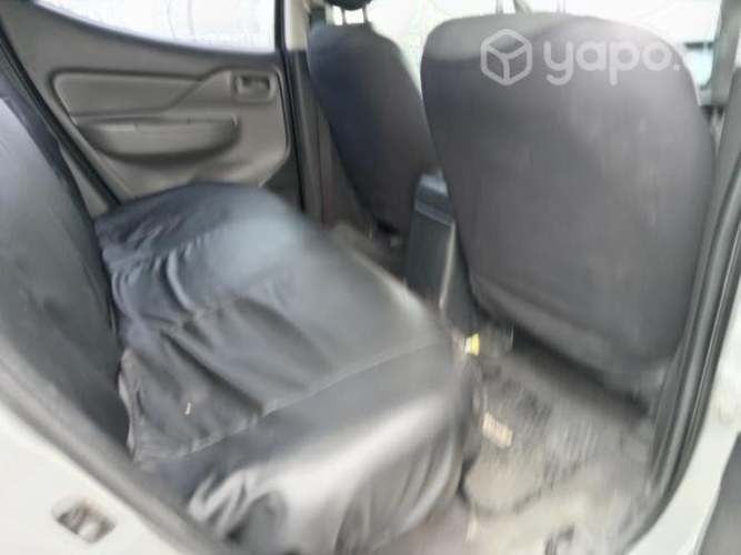 Mitsubishi L 200 2016