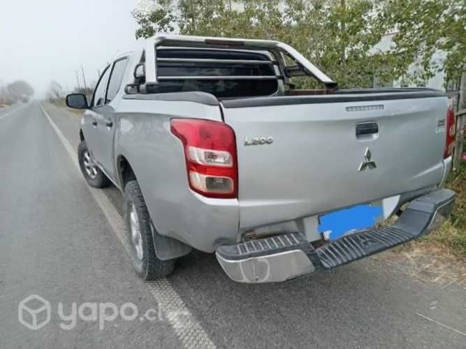 Mitsubishi L 200 2016