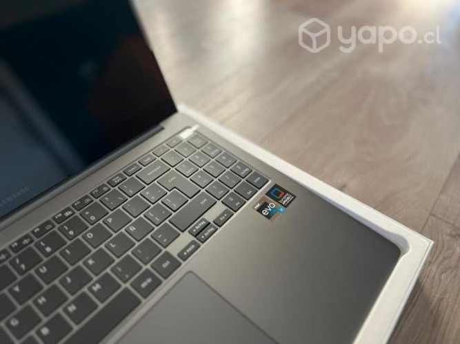 Galaxy Book3 Pro 512 GB 16" IntelCorei7 16 GB RAM