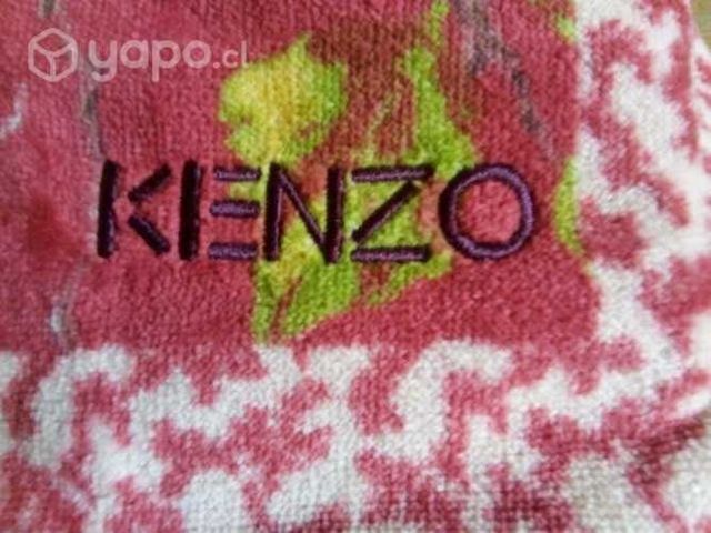 Preciosa Toalla de playa Kenzo-Paris NUEVA