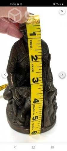 Figura de bronce