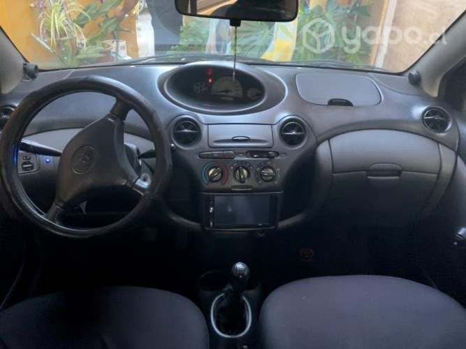Toyota yaris sedan 2004