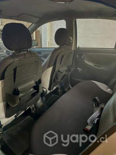 Toyota yaris sedan 2004