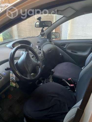 Toyota yaris sedan 2004