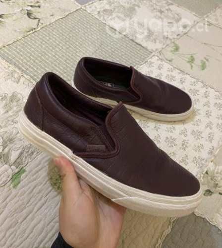 Zapatillas VANS de cuero burdeo 38,5