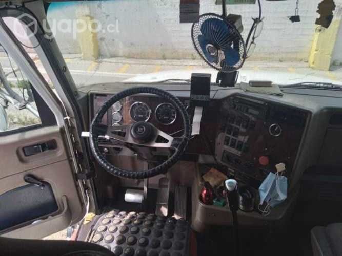 Vendo tracto camion inter 9200 con rampla