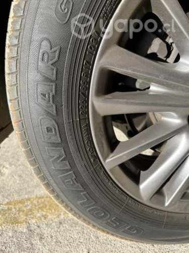 aro + neumáticos 225/60R17 originales Mazda