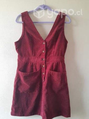 Vestido tipo jardinera