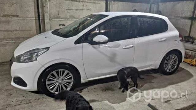 Se vende PEUGEOT 208 2019 - Diesel