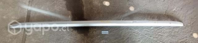 Barra Izquierda Techo (KGC124) Kia Grand Carnival