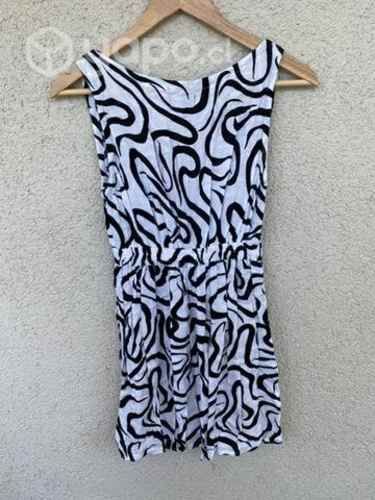 Vestido blanco y negro