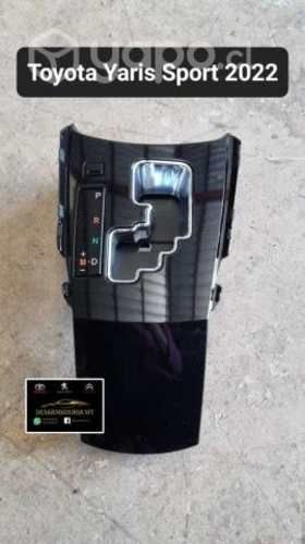 Moldura palanca de cambios Toyota Yaris Sport 2022