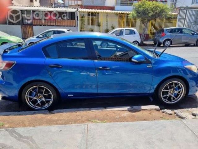 Vendo o permuto Nissan juke + mazda axela 2012